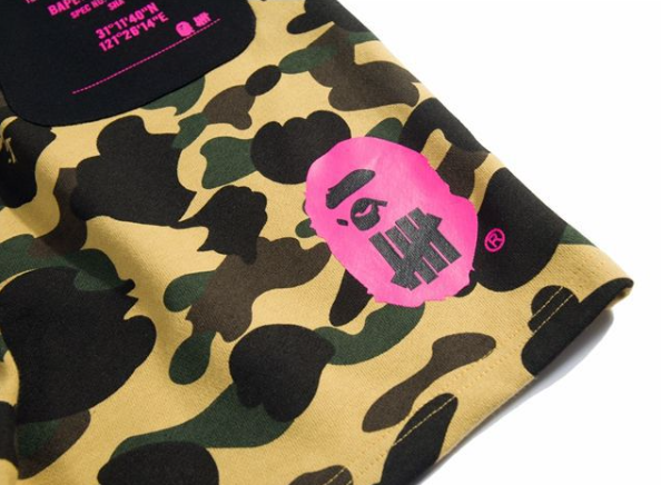 BAPE ART CAMO SWEAT SHORTS MENS